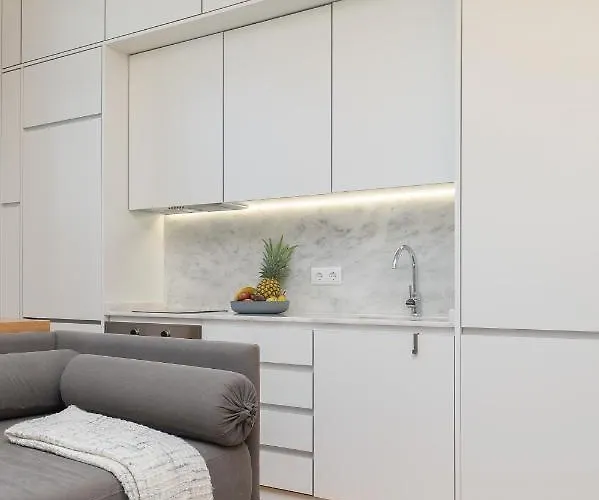 Host Wise - Refreshing Cozy Flat - Garden & Terrace * Πόρτο